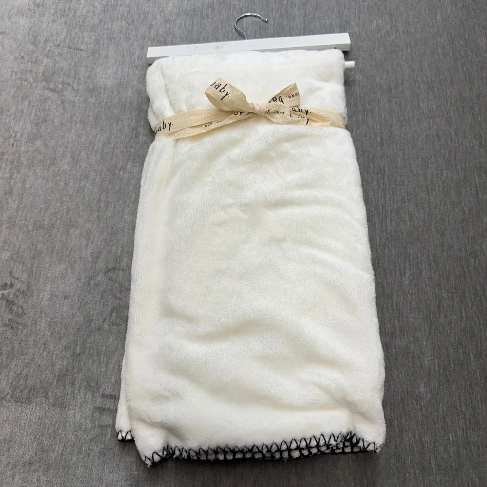 Rae Dunn Baby Snuggle Soft Plush Blanket White Black Whipstitch 30x40 NWT